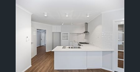 Spacious Renovated Home in Sought-After Peppermint Grove - Photo 5