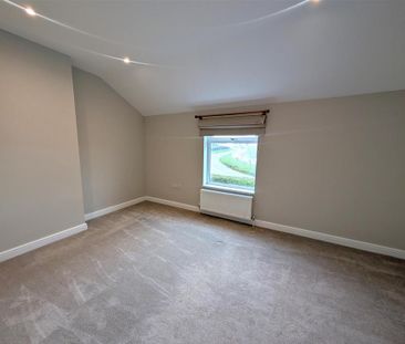 2 bedroom semi-detached house to rent - Photo 3