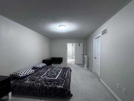 For Lease - 681 Sauve Street, Milton, Ontario - Photo 3