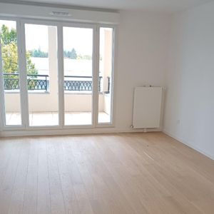 location Appartement T3 DE 61.6m² À LE PLESSIS ROBINSON - Photo 2