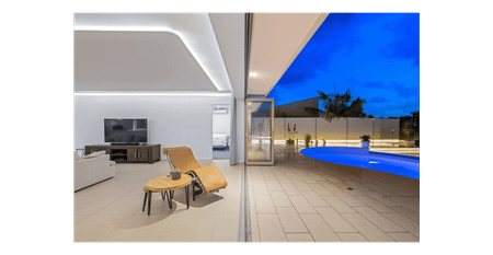 Luxury Waterfront Living in Exclusive Sorrento - dual living potential - Photo 2