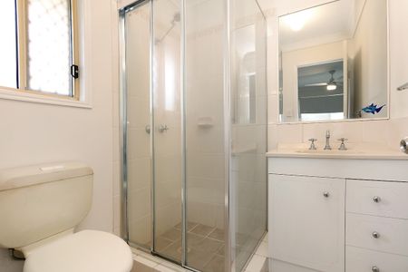 7 Rivergum Drive, Nerang QLD 4211 - House For Rent - $760 | Domain - Photo 2