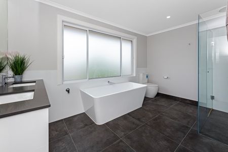 5 St James Avenue, Bentleigh VIC 3204 - House For Rent | Domain - Photo 5