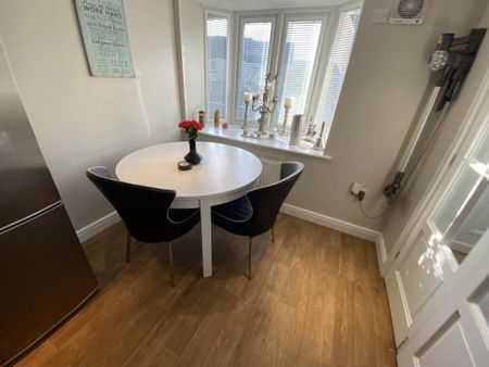 4 bedroom house to rent - Photo 2