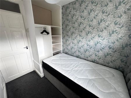 3 bedroom semi-detached house to rent - Photo 4