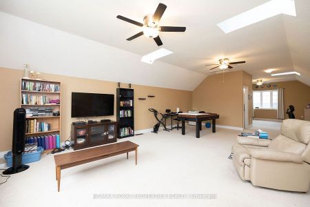 For Lease - 4 Trotter Court, Barrie, Ontario - Photo 4