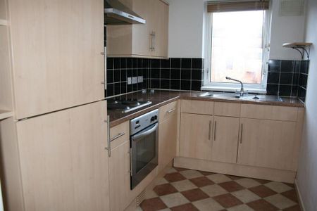 2 bedroom flat to rent - Photo 4