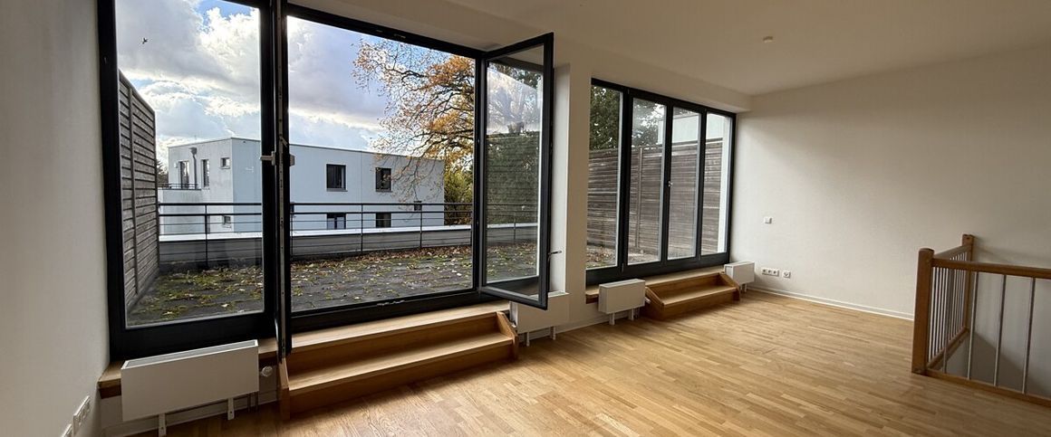 Attraktives RMH mit Terrasse, Garten und Dachstudio ***2 Balkone***EBK***GWC*** - Photo 1