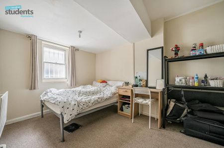 5 bedroom end of terrace house to rent - Photo 3