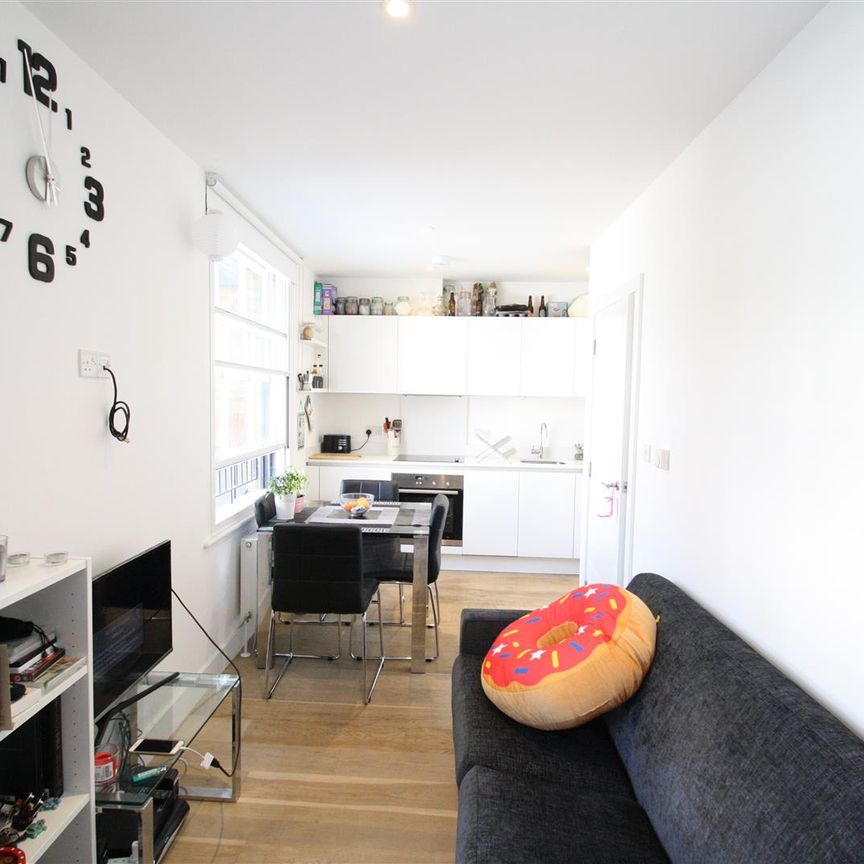 Ripon Court, London - Photo 1