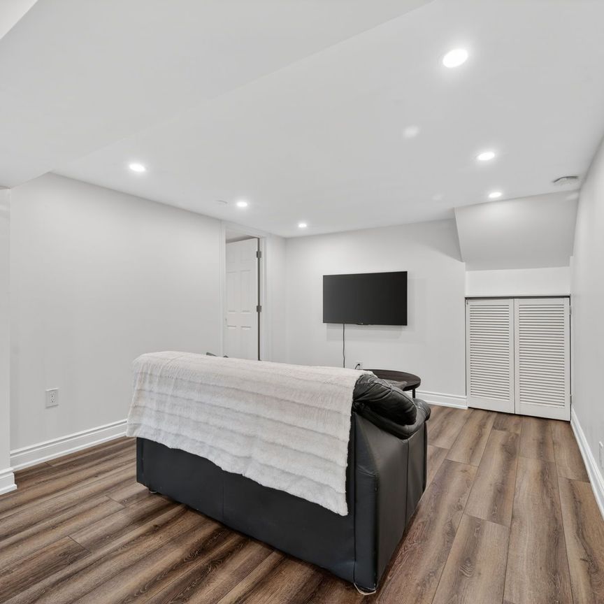 For Lease - 818 Krosno Boulevard Unit# Basement, Pickering, Ontario - Photo 1