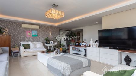 Apartamento com 3 quartos e 150m² para alugar em Petrópolis, Porto Alegre. - Foto 2