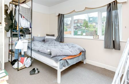 5 bedroom semi-detached house to rent - Photo 4