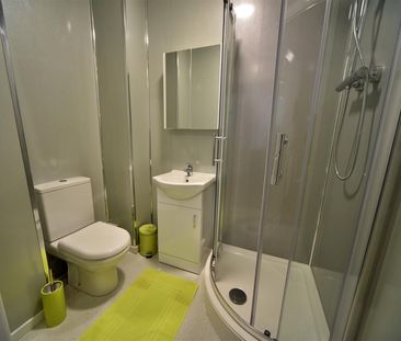 Room 4 - Photo 5