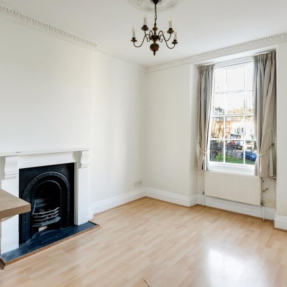 2 Bed Flat - Photo 1