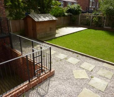 2 bedroom flat to rent - Photo 2