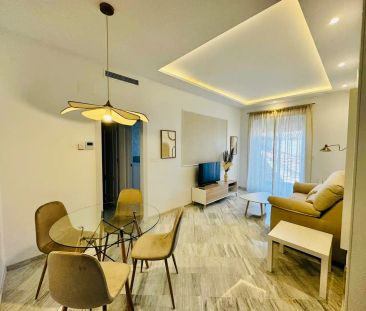 Apartamento de alquiler en Calle Gran Vía de Colón, Centro - Sagrario - Photo 1