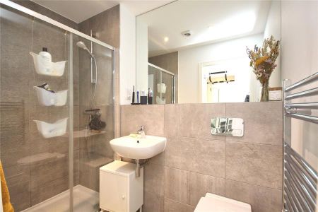 2 bedroom apartment to rent - Photo 5