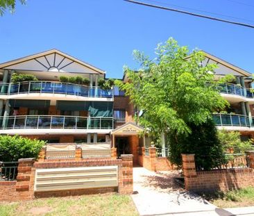 Ground floor 3 bedroom unit - Photo 5