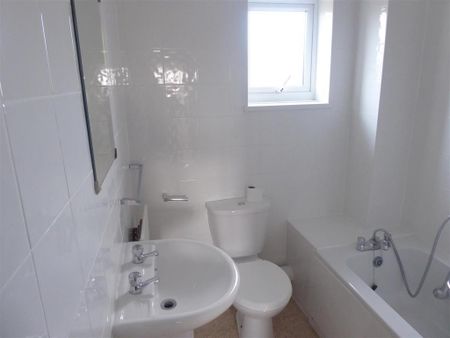 2 bedroom terraced house to rent - Photo 5