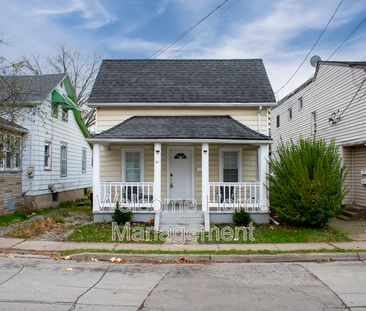 $2,195 / 4 br / 4 ba / Spacious and Inviting Home in St. Catharines - Photo 6