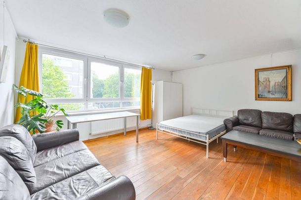 3 bedroom flat to rent - Photo 1