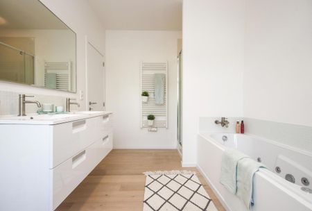 Riante herenwoning in hartje Ledeberg met grote tuin en 5 slaapkamers - Photo 5