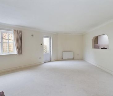 2 bedroom end of terrace house to rent - Photo 1