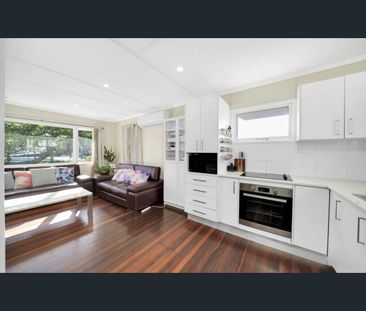 11 Camelia Street, Cannon Hill, Qld 4170 - Photo 2