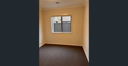 Charming Family Home in a Serene Neighbourhood - Photo 2