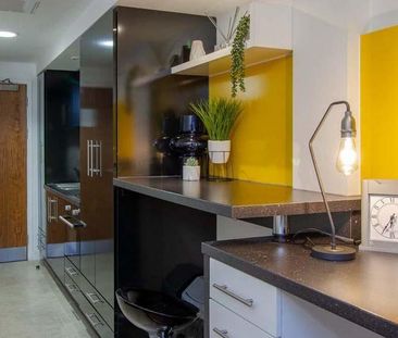 Studio to rent - Photo 1