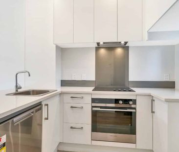 Near new townhouse - Photo 4