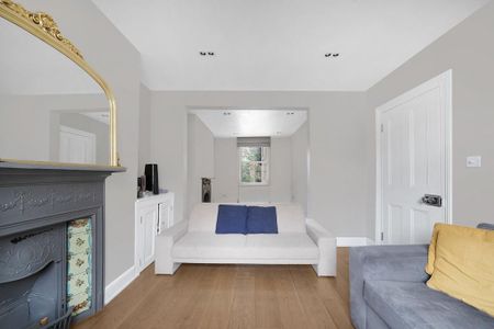 3 bedroom terraced house to rent - Photo 3