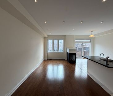 For Lease - 3 Mazarine Lane, Richmond Hill, Ontario - Photo 3