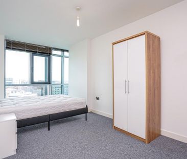 3 bedroom flat to rent - Photo 6