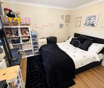 Vignoles Road, Romford, RM7 - Photo 2