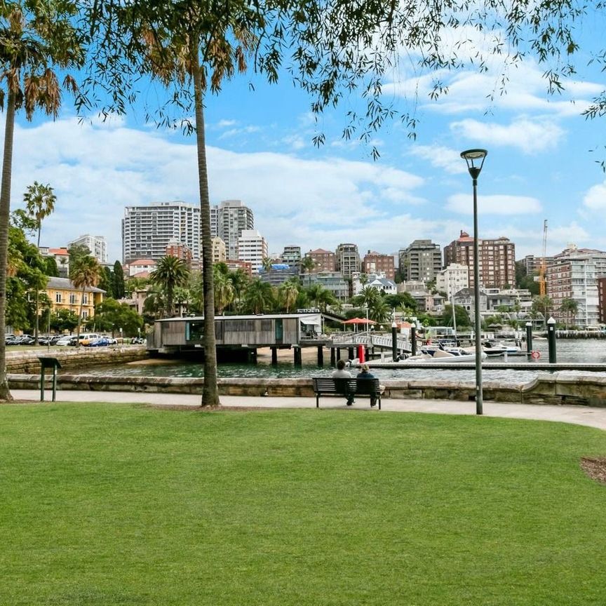 Peaceful Apartment Graced with Sublime Harbour Views - Unfurnished - Photo 1