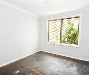 Neat and Convenient Family Home in Quiet Cul-de-Sac! - Photo 2