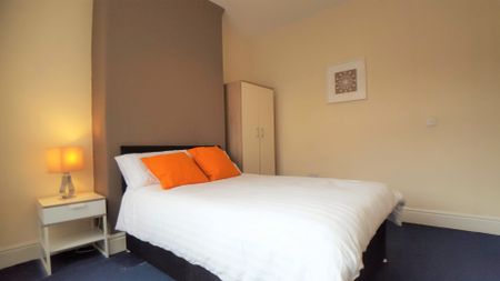 Executive Double- Prestwich Village 💚 - Photo 5