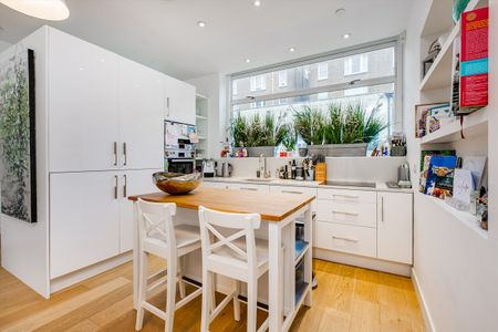 Russell Gardens Mews, Holland Park, W14, London - Photo 4