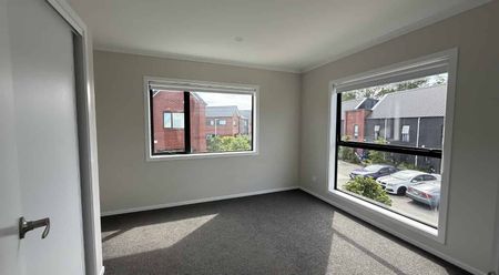 Modern 2 bedroom home - Ranui - Photo 3