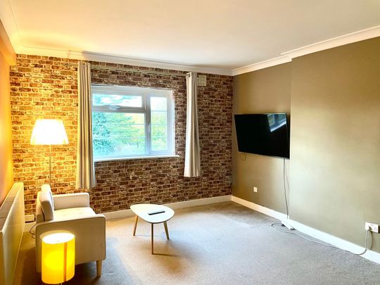 1 Bed Flat, Merton Mansions, SW20 - Photo 1