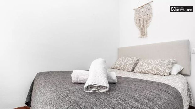 Room in a shared 8-bedroom apartment for rent in la Dreta de l'Eixample, only females. - Foto 1