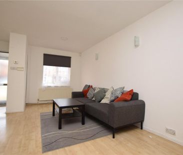 2 bedroom end of terrace house to rent - Photo 6