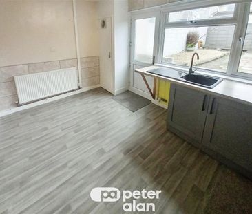 Oak Street, ABERDARE - Photo 2