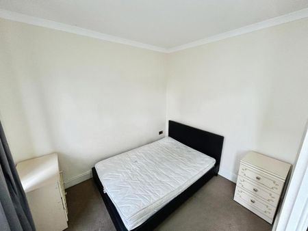 4 bedroom townhouse to rent - Photo 2