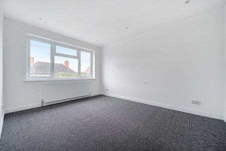 5 bedroom end of terrace house to rent - Photo 2