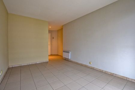 Goed gelegen 1-slaapkamerappartement (66m²) te Oostduinkerke-Bad vlakbij de winkelstraat en het strand. - Foto 5