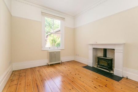 4 bedroom semi-detached house to rent - Photo 3