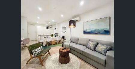 Fully Furnished Designer Apartment with Backyard for Rent - Photo 3